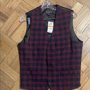INC International Concepts Men's Checkered Vest - Burgundy and Navy size small